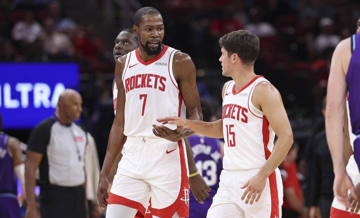 集结日底特律活塞强势反弹赛前奥兰多魔术刷新队史纪录之后，集结日休斯敦火箭完成体检的简单介绍