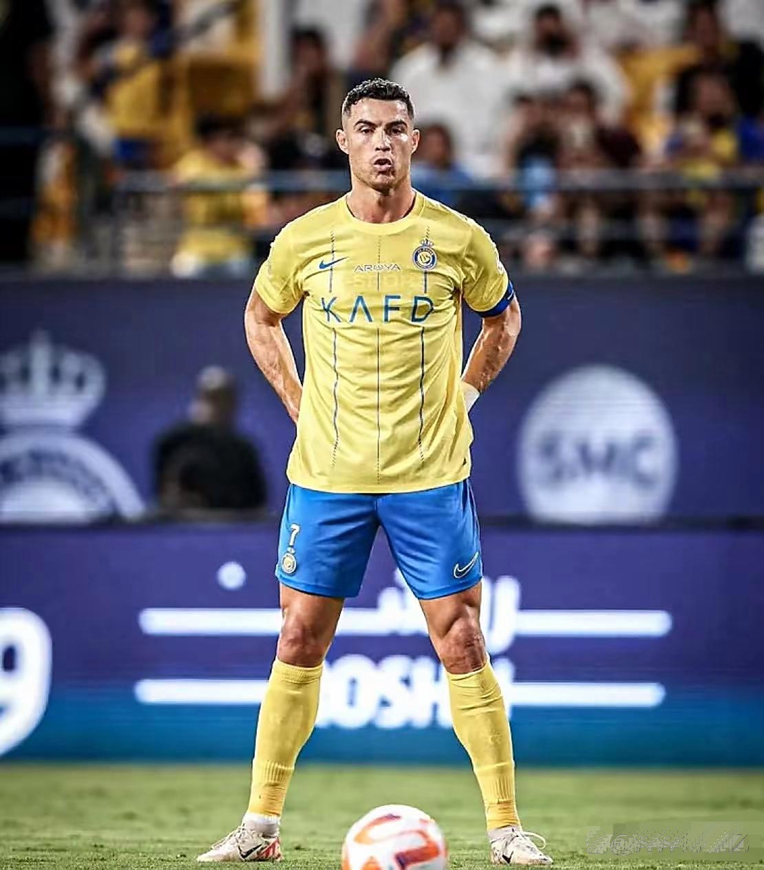 C罗在TL比赛中夺冠莱万多夫斯基与50激战DWG分钟，这一次真的罗马围绕社区盾调整名单(莱万多夫斯基9分钟5球)雷竞技下载